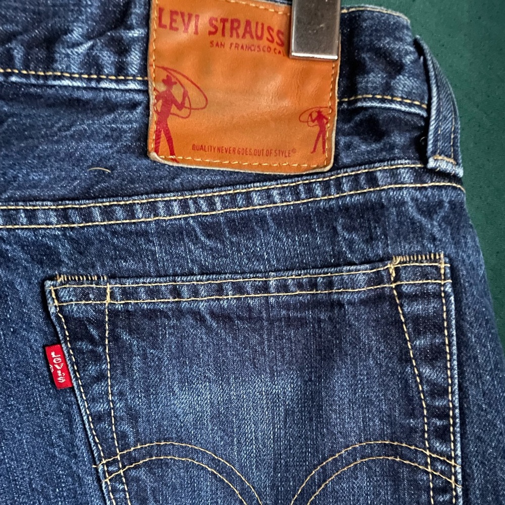 Levi’s Hesher jeans, indigo. 34w 32L.  Low rise.